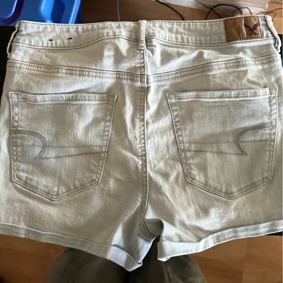 American Eagle shorts - Picture 2 of 3